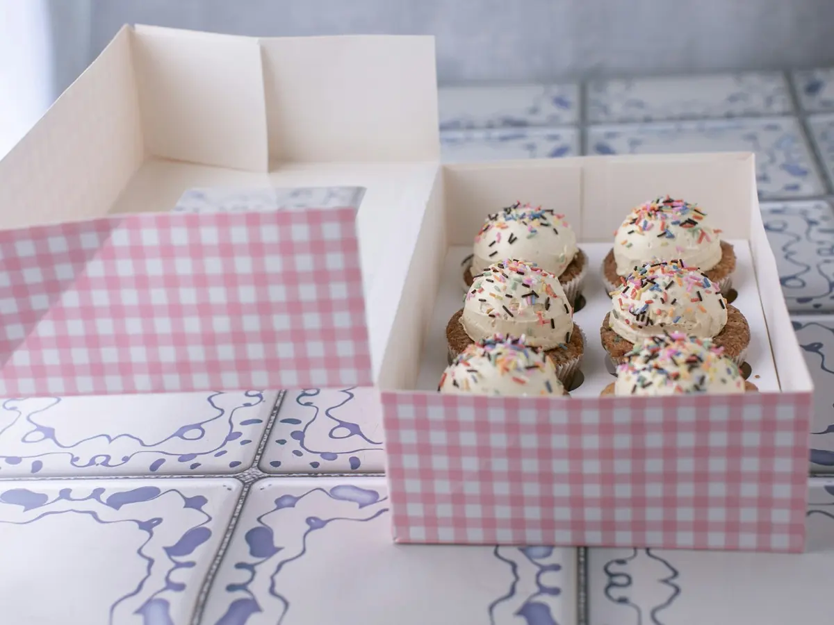 Hộp giấy đựng bánh cupcake